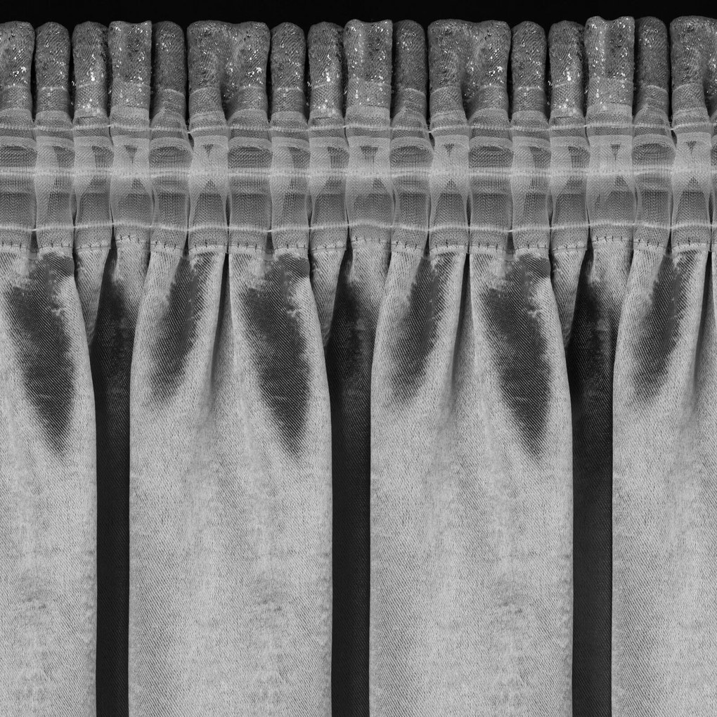 ZATEMŇOVACÍ ZÁVES NA PÁSKE EBRU 135X270 CM STRIEBORNÁ