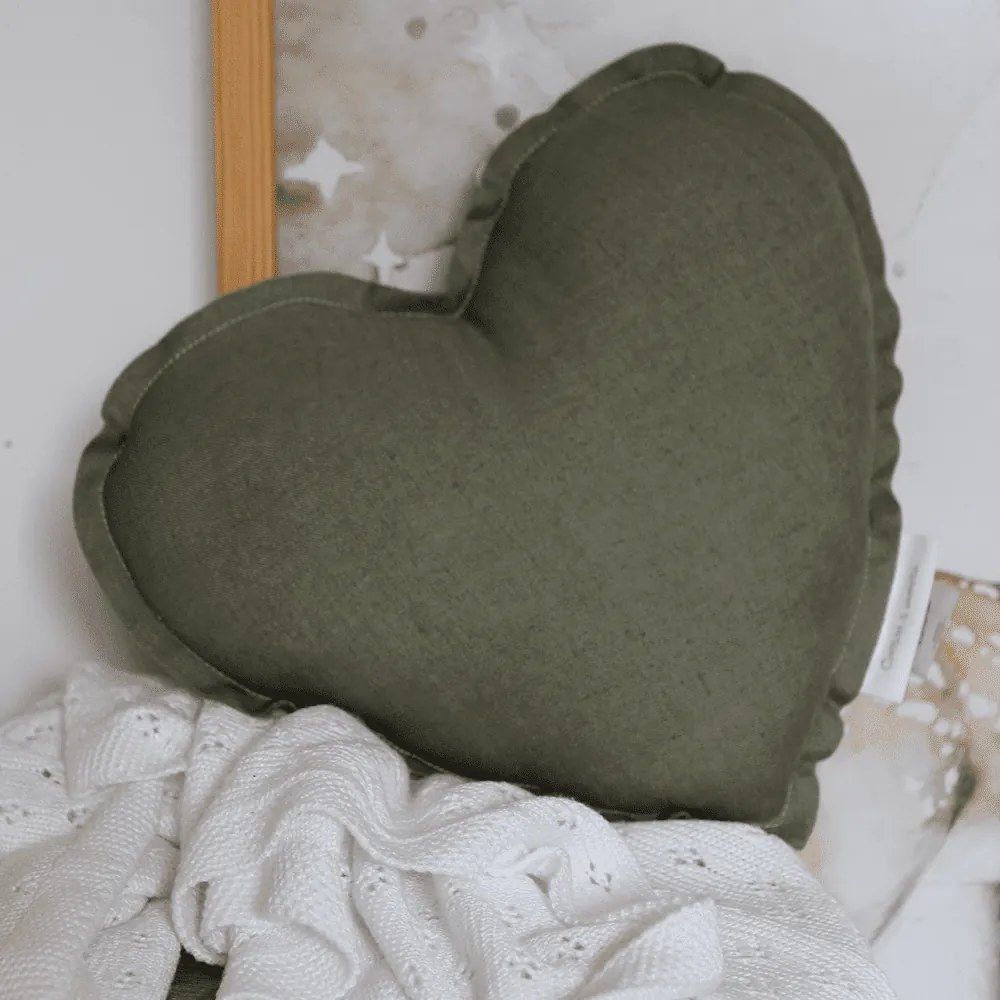 Mini ľanový vankúš srdca olivová 28 cm