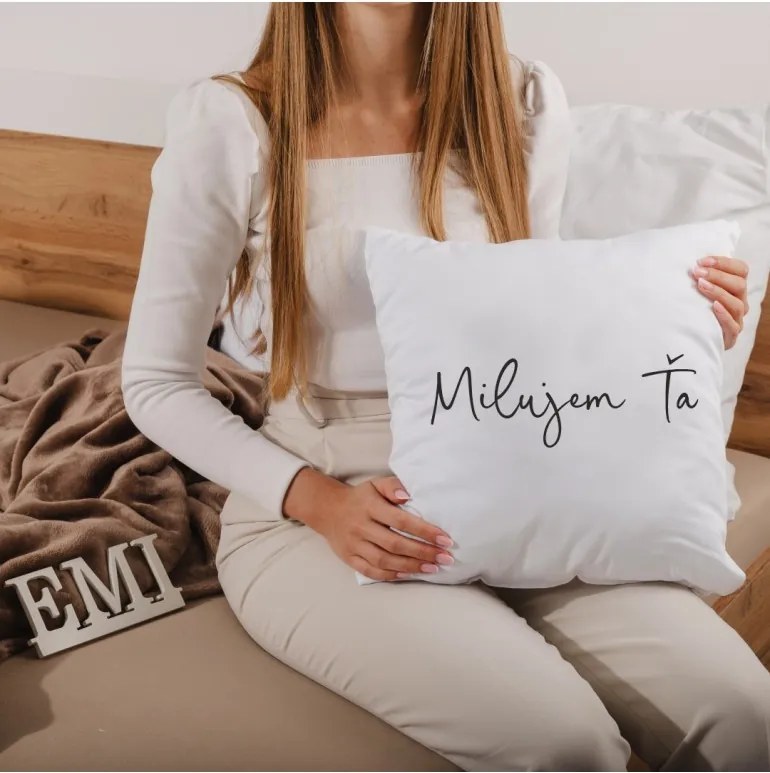 Dekoratívny vankúš Milujem ťa 40x40 cm EMI