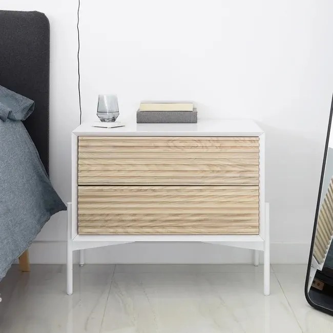 Dizajnový nočný stolík MARIELLE 63 x 54 cm biely - jaseňové drevo