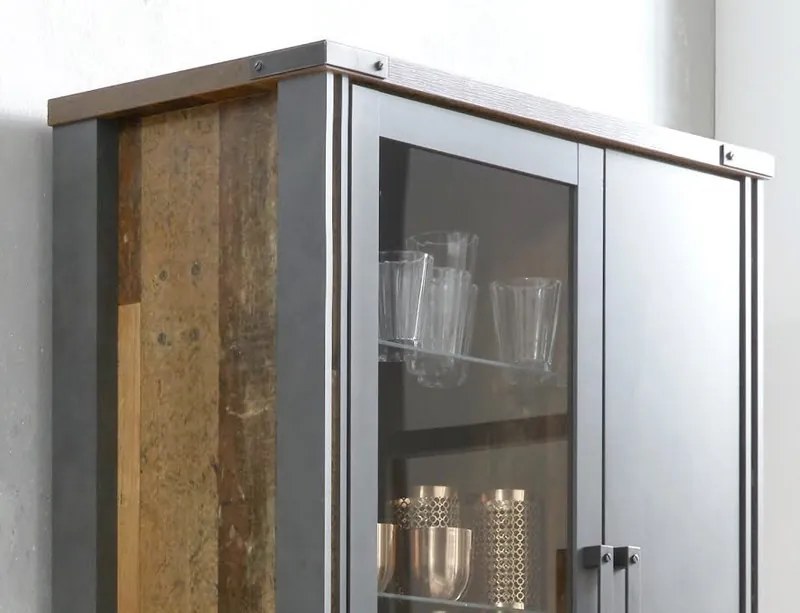 Vysoká vitrína Prime, vintage optika dreva