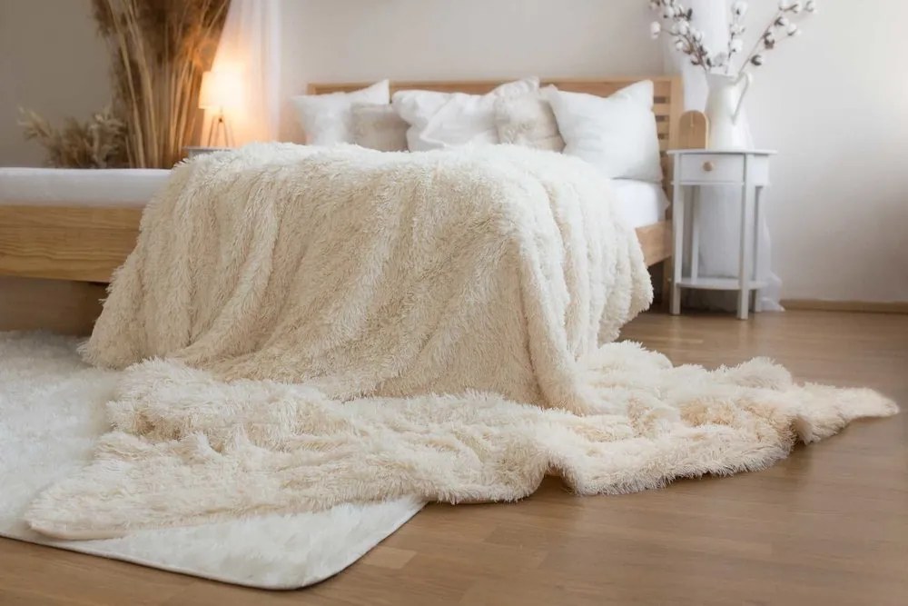 Jerry Fabrics Deka s dlhým vlasom - Čierna | 150 x 200 cm