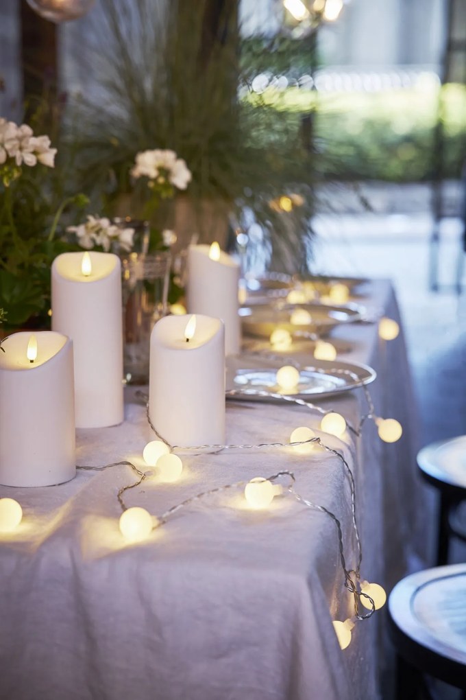 Vonkajšia svetelná LED reťaz 50 svetielok dĺžka 7,35 m Star Trading Berry - biely