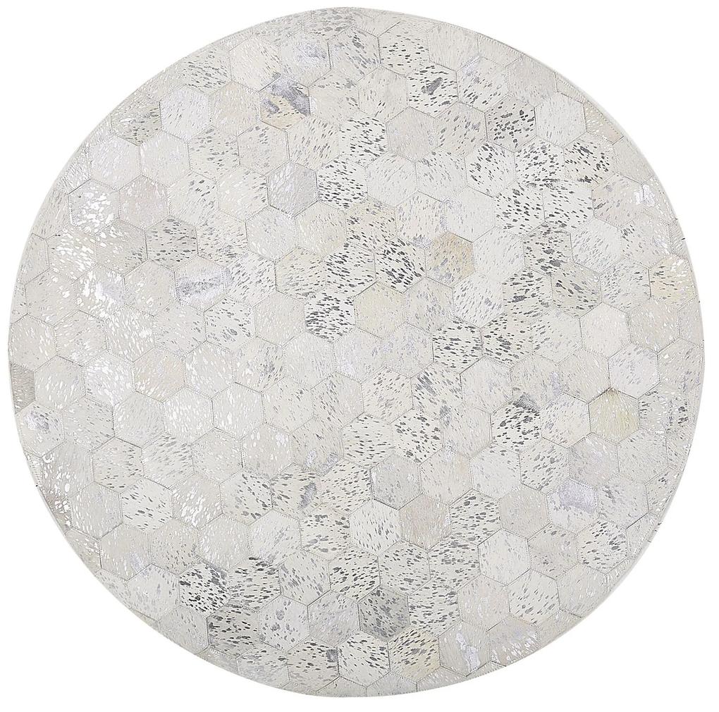Okrúhly kožený koberec ⌀ 140 cm strieborná/béžová BOZKOY Beliani