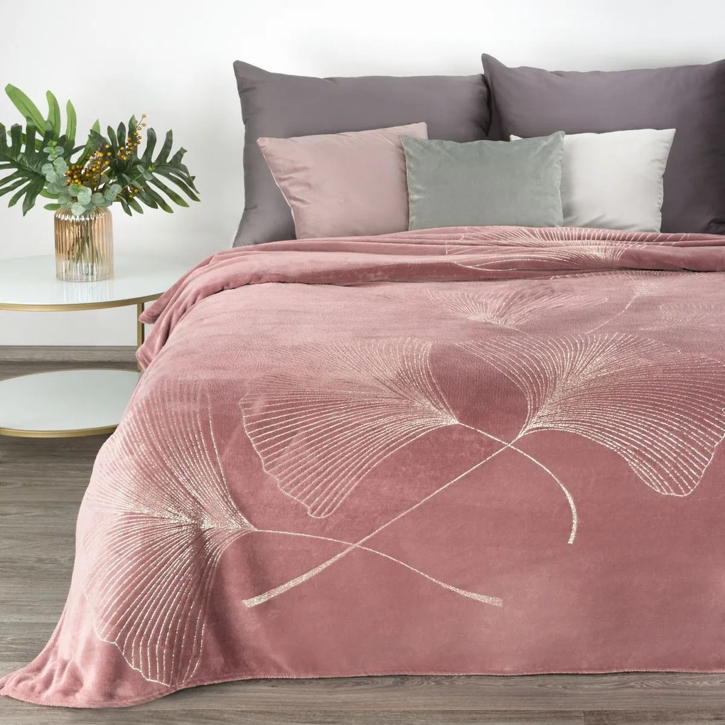 DomTextilu Kvalitná ružová deka vhodná ako prehoz so zlatým vzorom 150 x 200 cm Šírka: 150 cm | Dĺžka: 200 cm 45034-209735