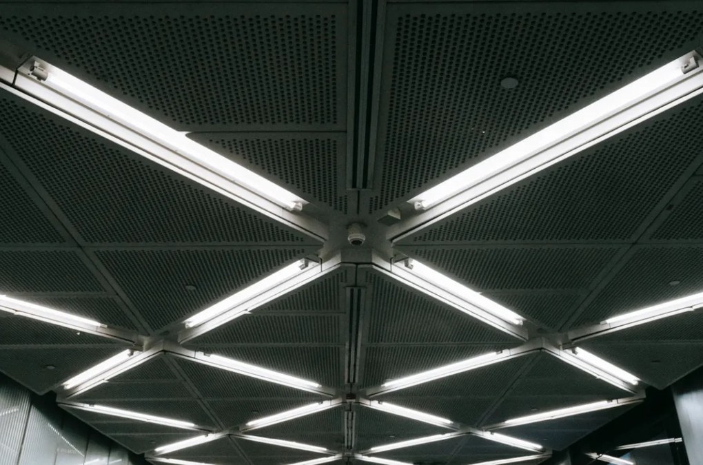 SADA Hermetická LED lampa 60cm 18W 2880lm 4000K + 2x Žiarivka do garáže