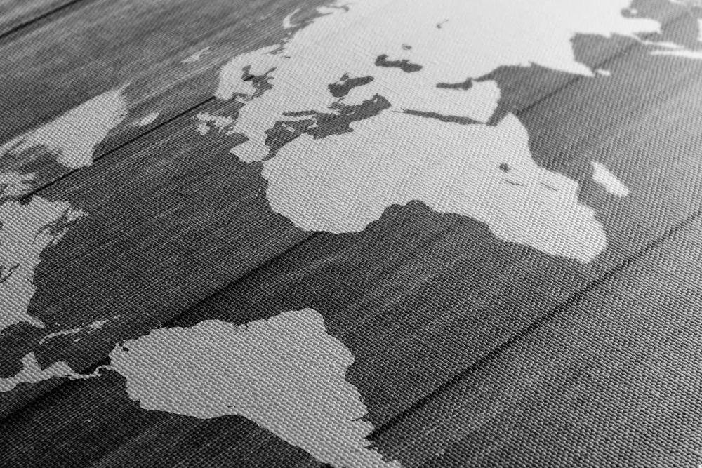 Obraz čiernobiela mapa sveta s dreveným pozadím - 90x60
