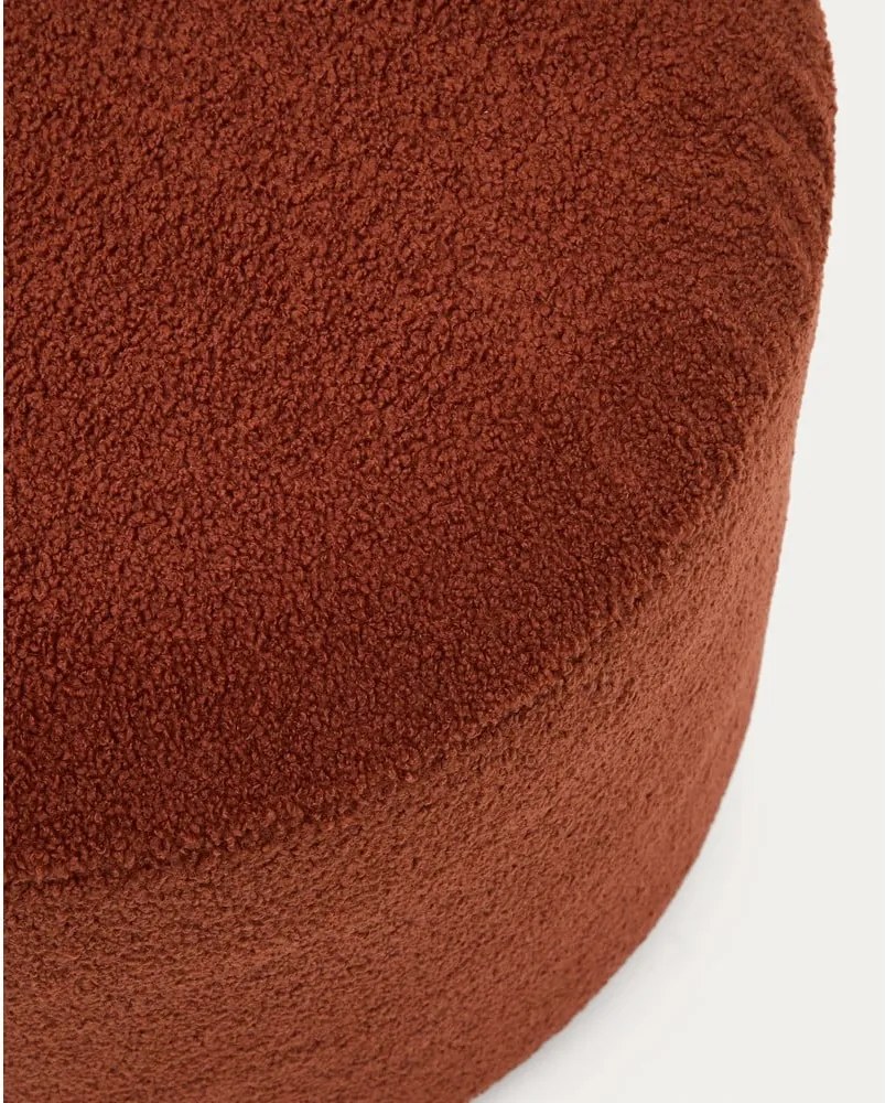 Taburet v terakotovej farbe z textílie buklé Kaeli – Kave Home