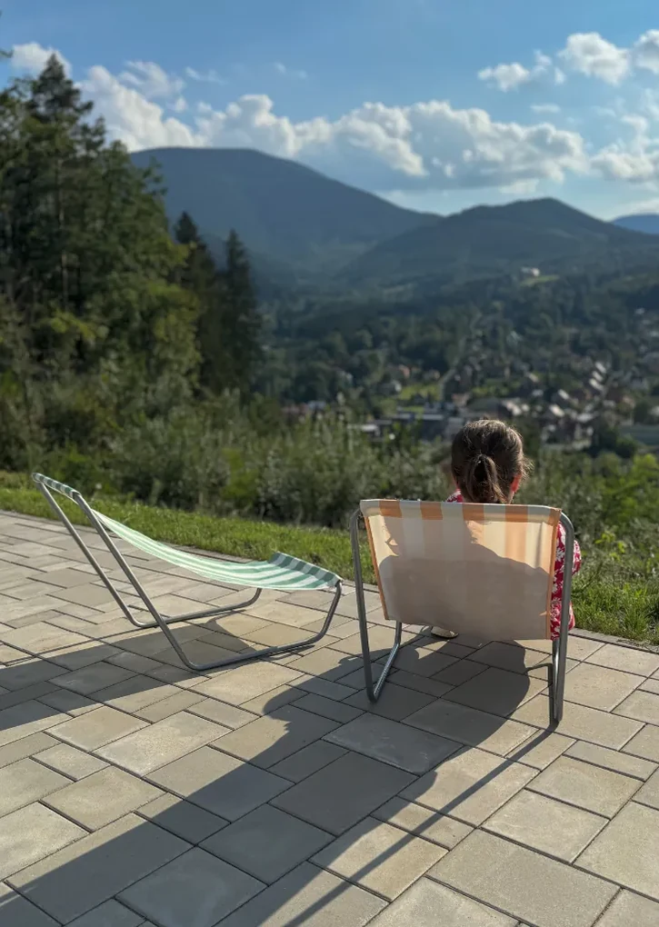 Skladacie plážové ležadlo SAND, tmavo šedé pruhy