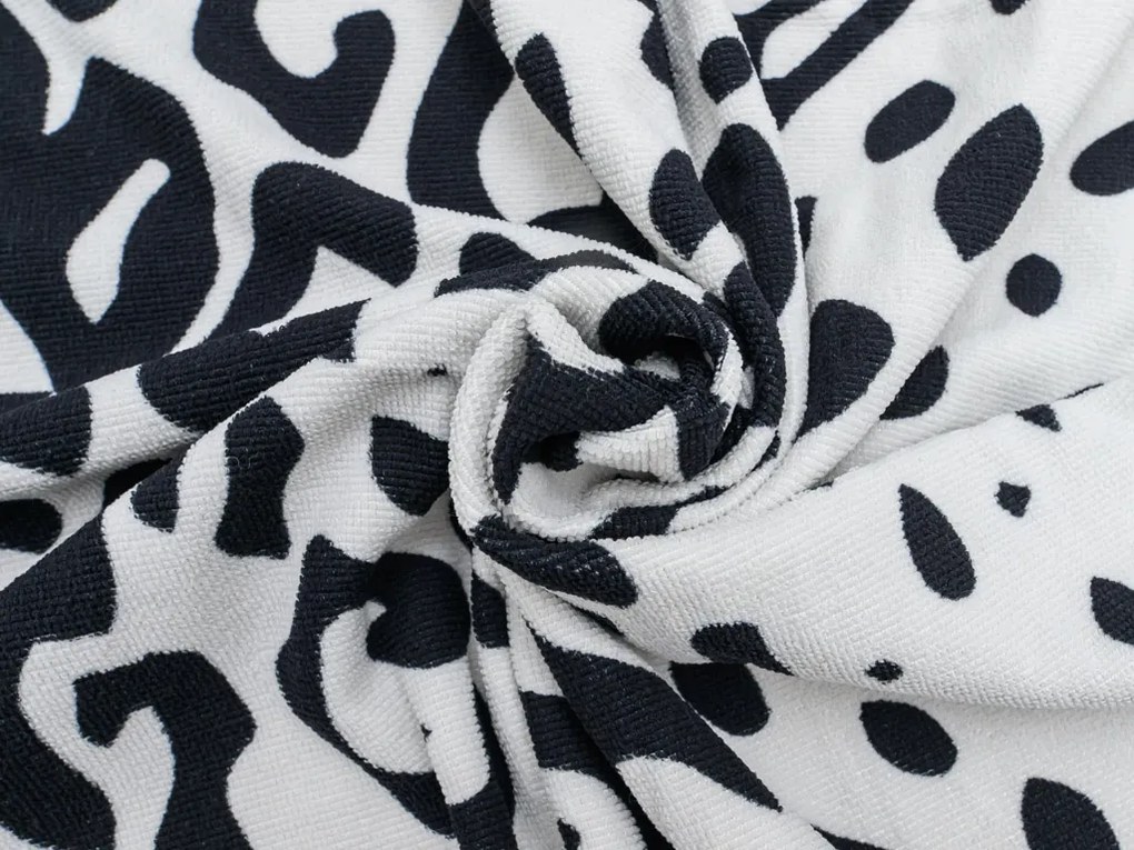 Osuška LEOPARD, čiernobiela 146 x 150 cm, 100% polyester