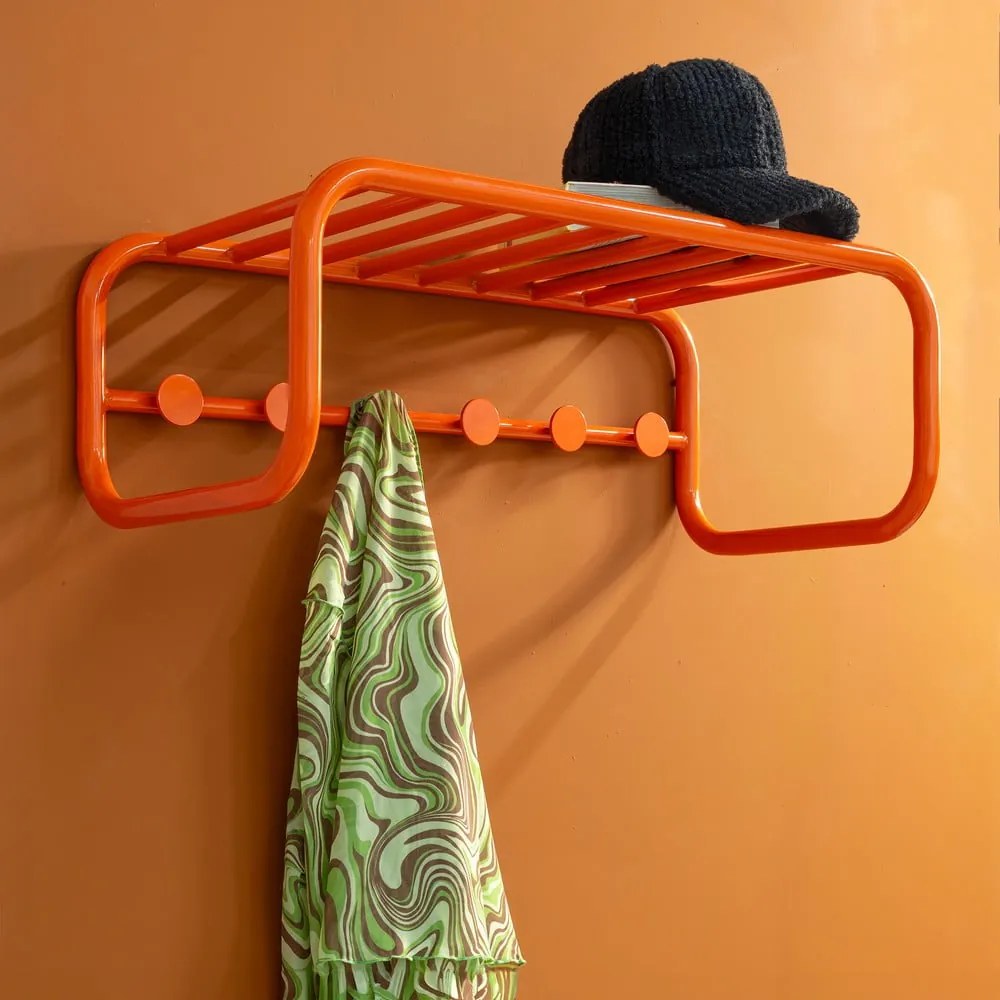 Oranžový kovový nástenný vešiak s poličkou 72 cm Retro – Spinder Design