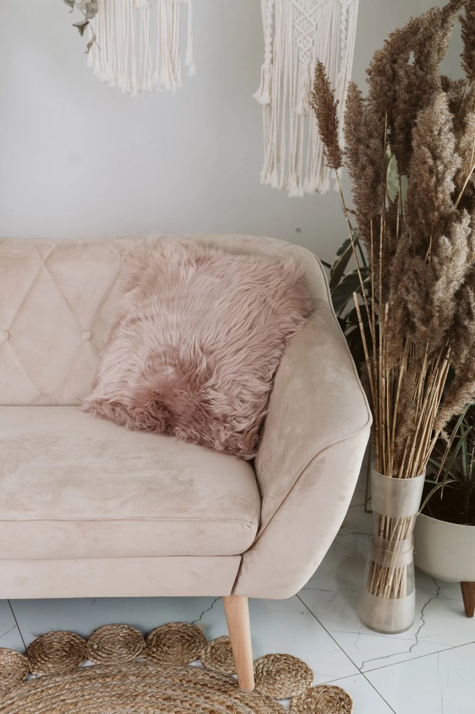 Vankúš z ovčej kožušiny béžový