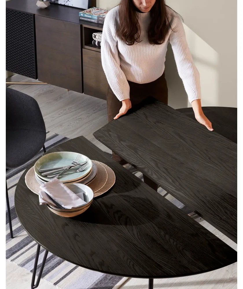 Tmavohnedý rozkladací jedálenský stôl s doskou v dekore jaseňového dreva 100x170 cm Milian – Kave Home