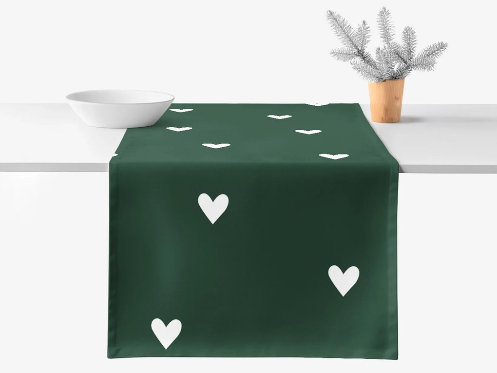 Goldea behúň na stôl 100% bavlnené plátno - srdiečka na tmavo zelenom 50x120 cm