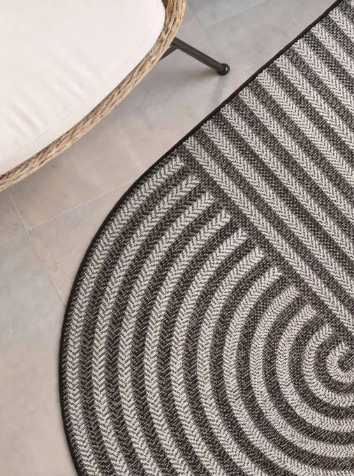 Koberec Ted Baker Haringey Woodfield čierny / biely ovál