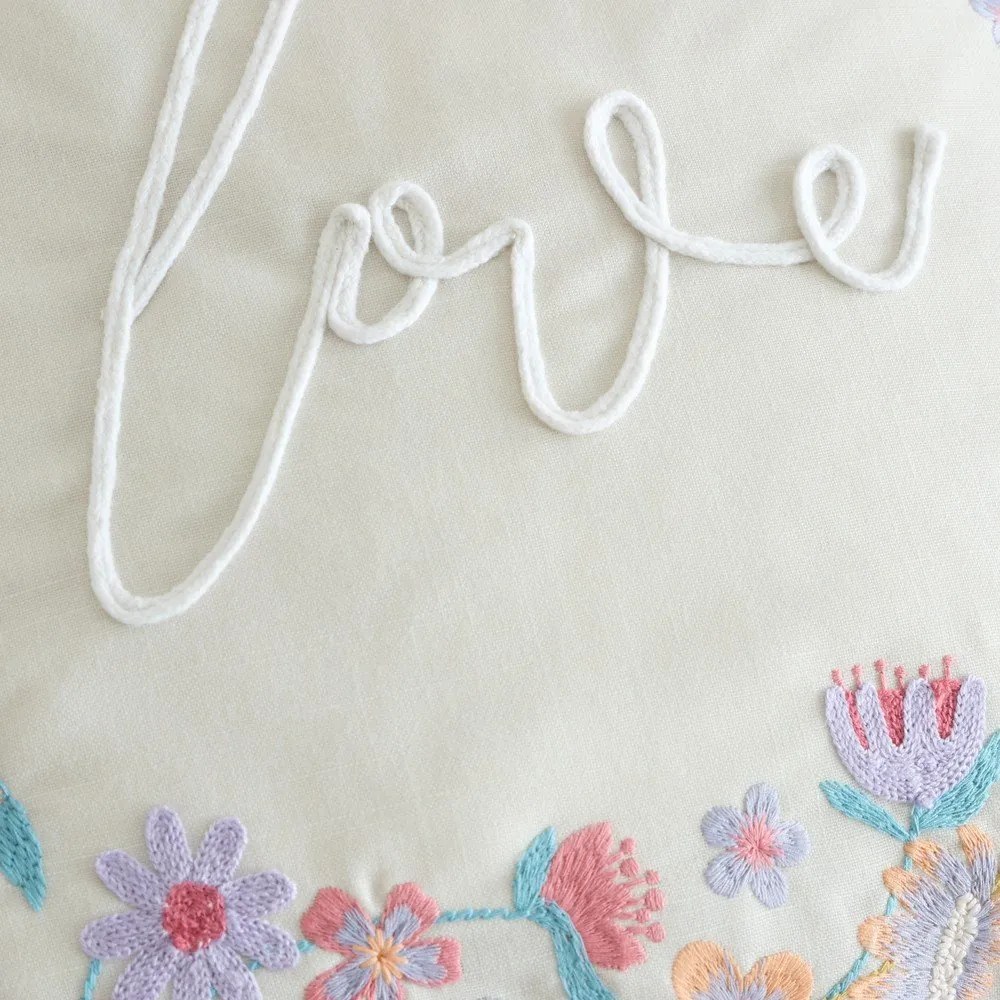 Dekoračný vankúš s prímesou ľanu 45x45 cm Love – Catherine Lansfield