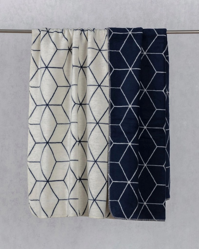 Deka Cotton Cloud 150x200 cm v námorníckej farbe so smotanovou kombináciou