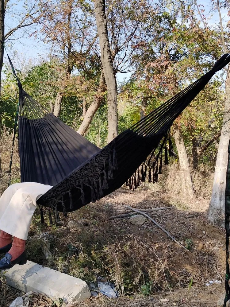 TRENDIE Závesná hojdacia sieť pre 2 ľudí BOHO čierna