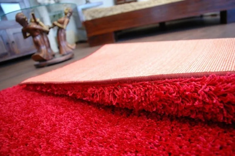 Kusový koberec SHAGGY Izebelie 5cm bordový