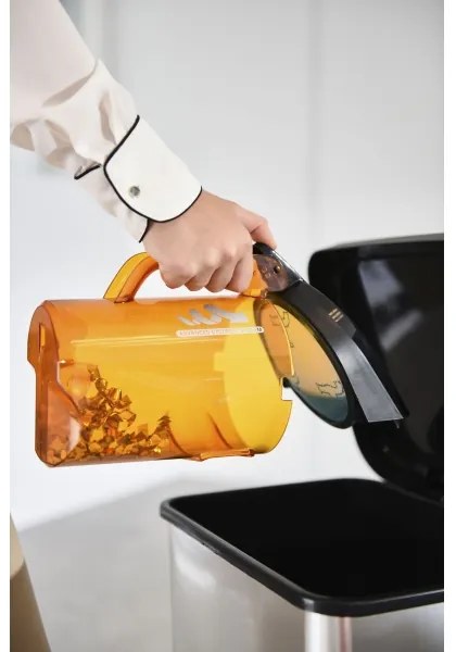 Rowenta - Bezsáčkový vysávač COMPACT POWER 1,5l 750W/230V čierna/oranžová