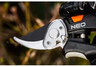 NEO 15-204 obtokové záhradné nožnice