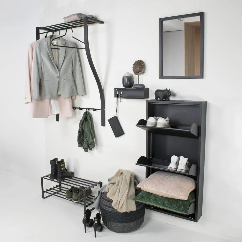 Kovový nástenný vešiak v striebornej farbe s poličkou 75 cm Carve – Spinder Design