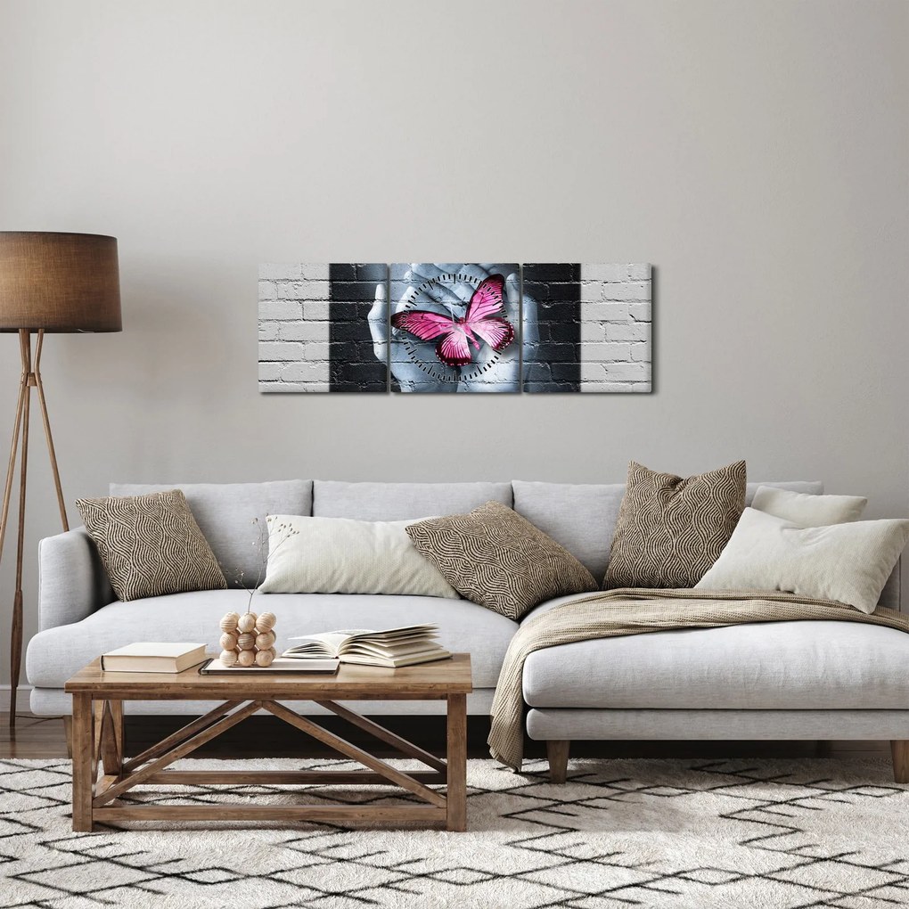 Obraz - Ružový motýľ v stene (s hodinami) (90x30 cm)
