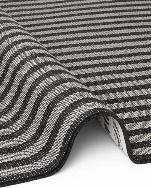 Koberec Ted Baker Haringey Linley čierny / biely