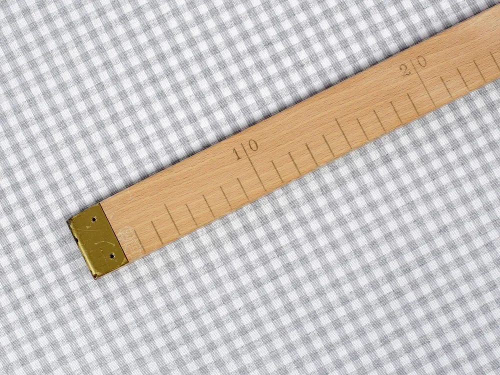 Biante Dekoračný behúň na stôl Rebeka RE-015 Svetlo sivo-biela kocka malá 45x140 cm