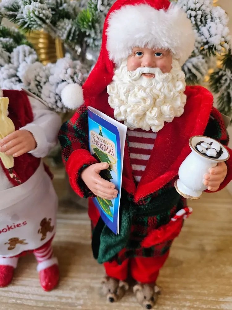 Vianočné dekorácie Santa v župane s papučkami - 16*8*28 cm