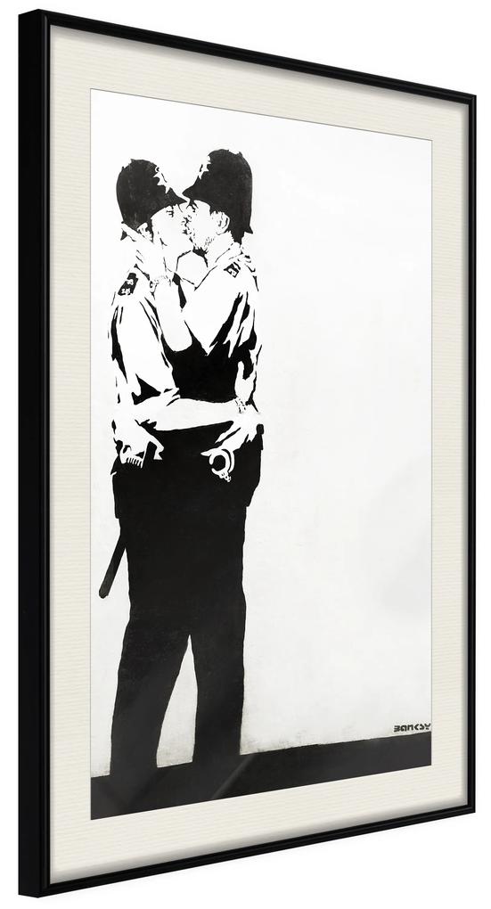 Artgeist Plagát - Policemen Kissing [Poster] Veľkosť: 30x45, Verzia: Zlatý rám s passe-partout