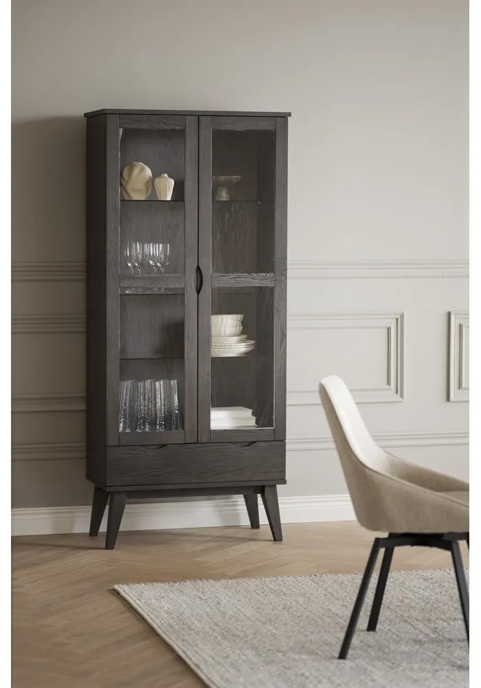 Hnedá vitrína v dekore duba 82x185 cm Filippa – Rowico