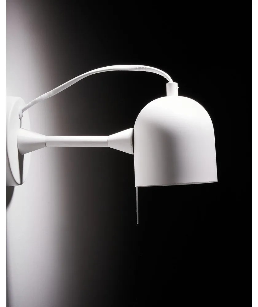 Biele nástenné svietidlo Lucilla – Kave Home