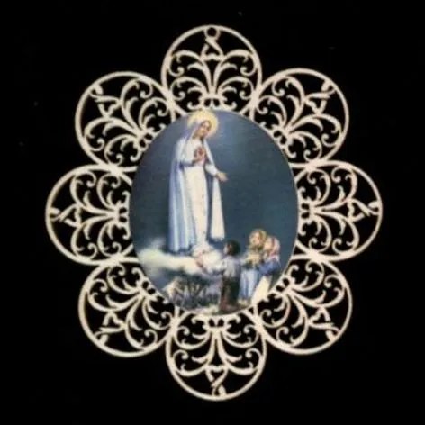 AMADEA Drevená ozdoba farebná vločka s Madonou 11 cm