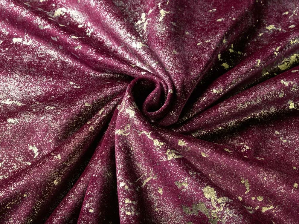 Biante Veľký zamatový oválny obrus Isabela IBL-006 Gold Design vínový 240x300 cm