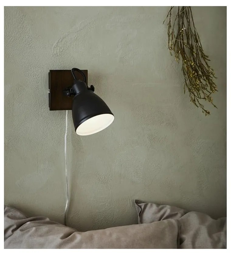 Čierne nástenné svietidlo Markslöjd Native, výška 18,5 cm