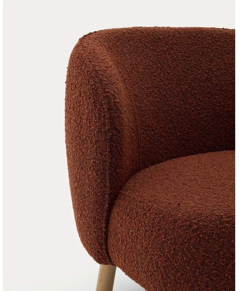 Kreslo v terakotovej farbe z textílie buklé Ulit – Kave Home