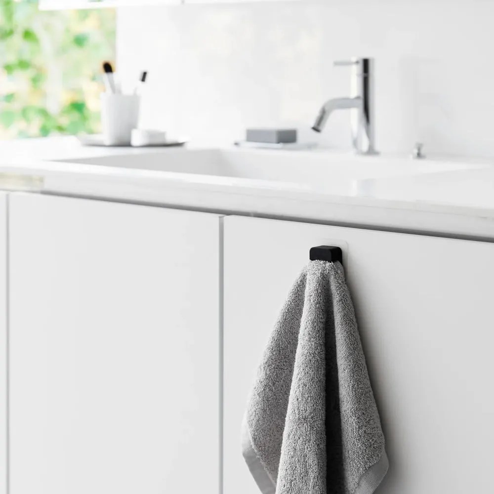 Čierne silikónové multifunkčné držiaky v súprave 2 ks Film Hook – YAMAZAKI