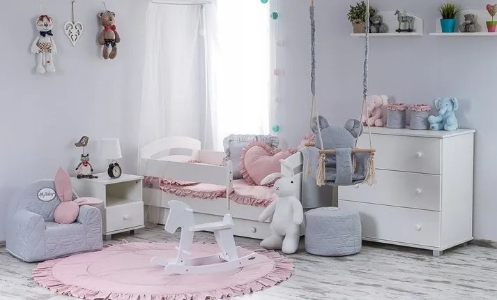 Baby-raj Detská drevená hojdačka s mäkkým plyšovým sedákom a strapcami do interiéru