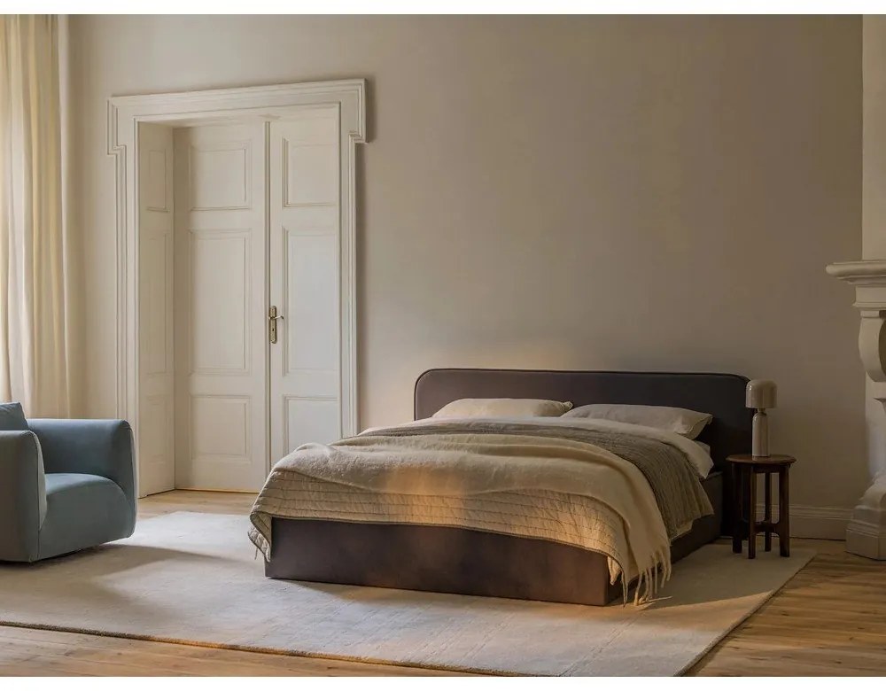 Čierna čalúnená dvojlôžková posteľ s úložným priestorom s roštom 140x200 cm Elizabeth – Micadoni