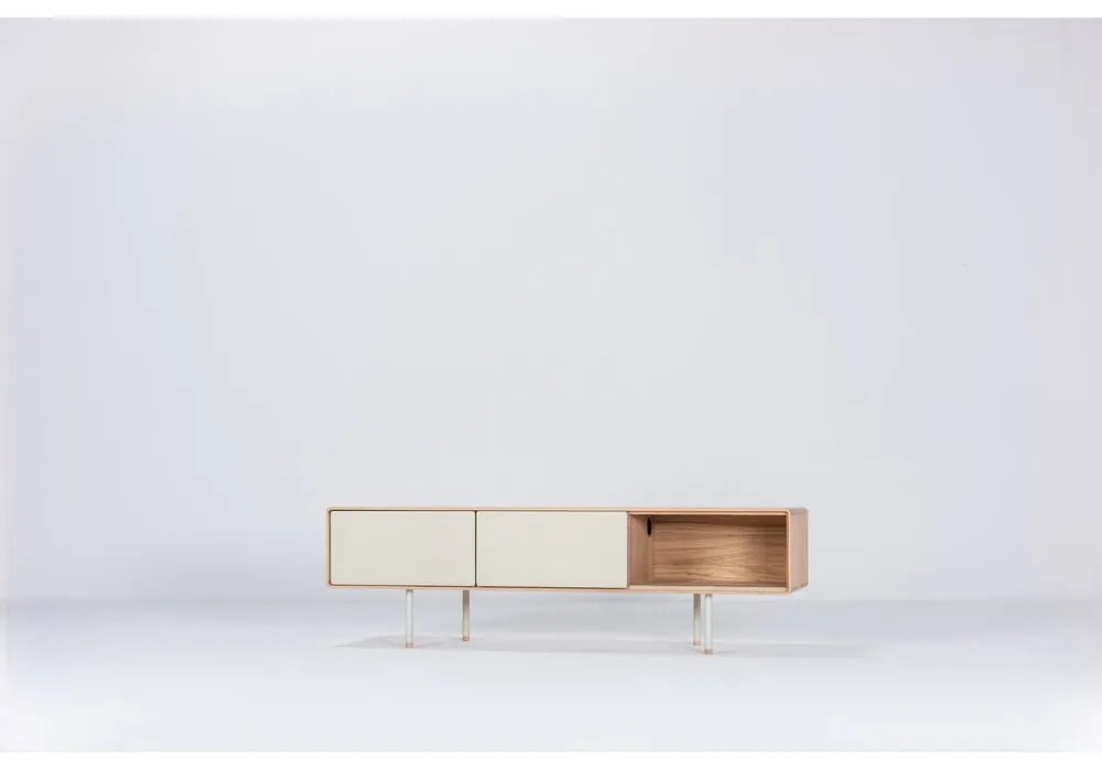 TV stolík z dubového dreva v bielo-prírodnej farbe 160x48 cm Fina – Gazzda