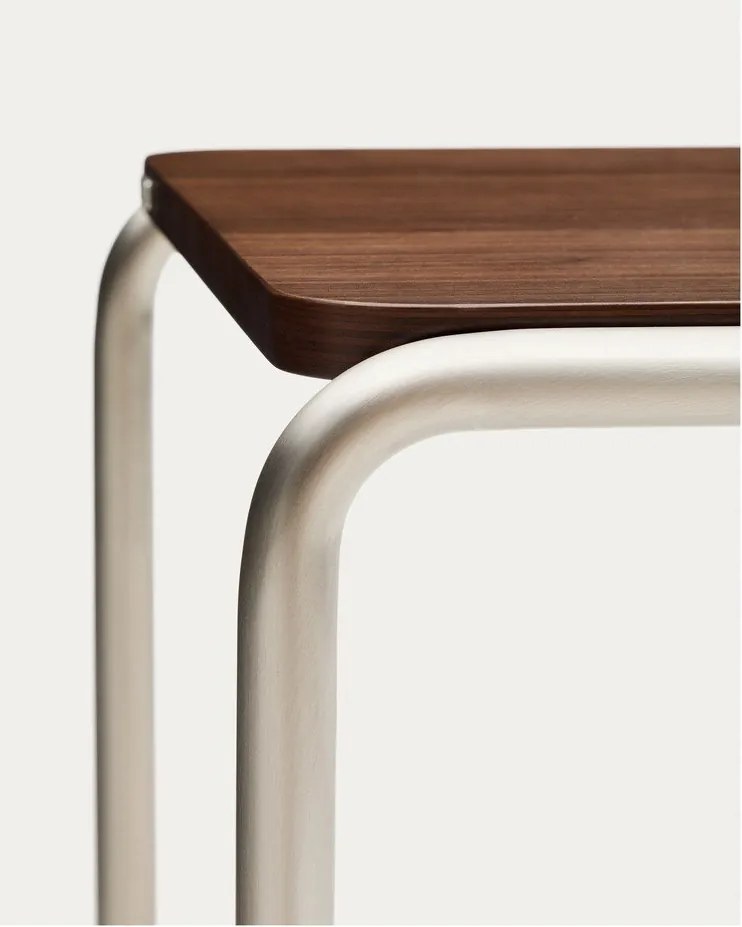 Odkladací stolík v dekore orecha 42x42 cm Tarsel – Kave Home