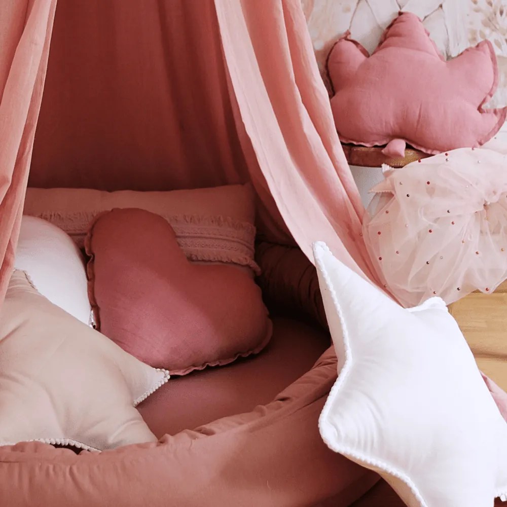 Ľanový vankúš javorový list sýto ružová 43x43 cm