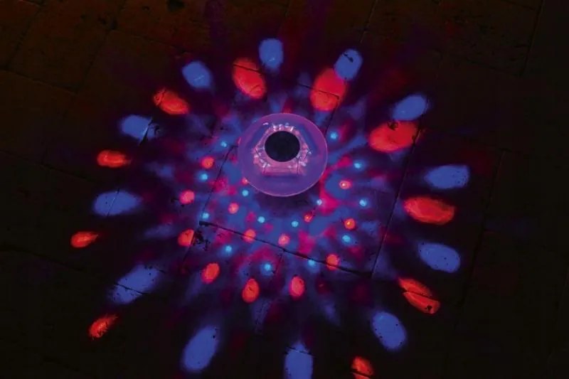 Plávajúca lampa do bazéna