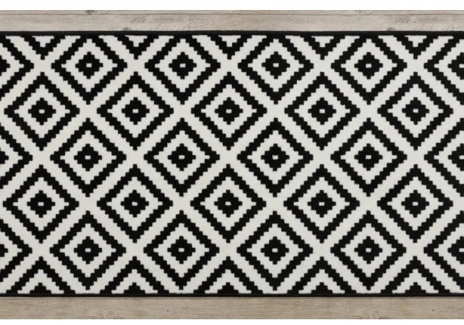 Behúň BCF MORAD Ruta romby čierny / krém - Výpredaj