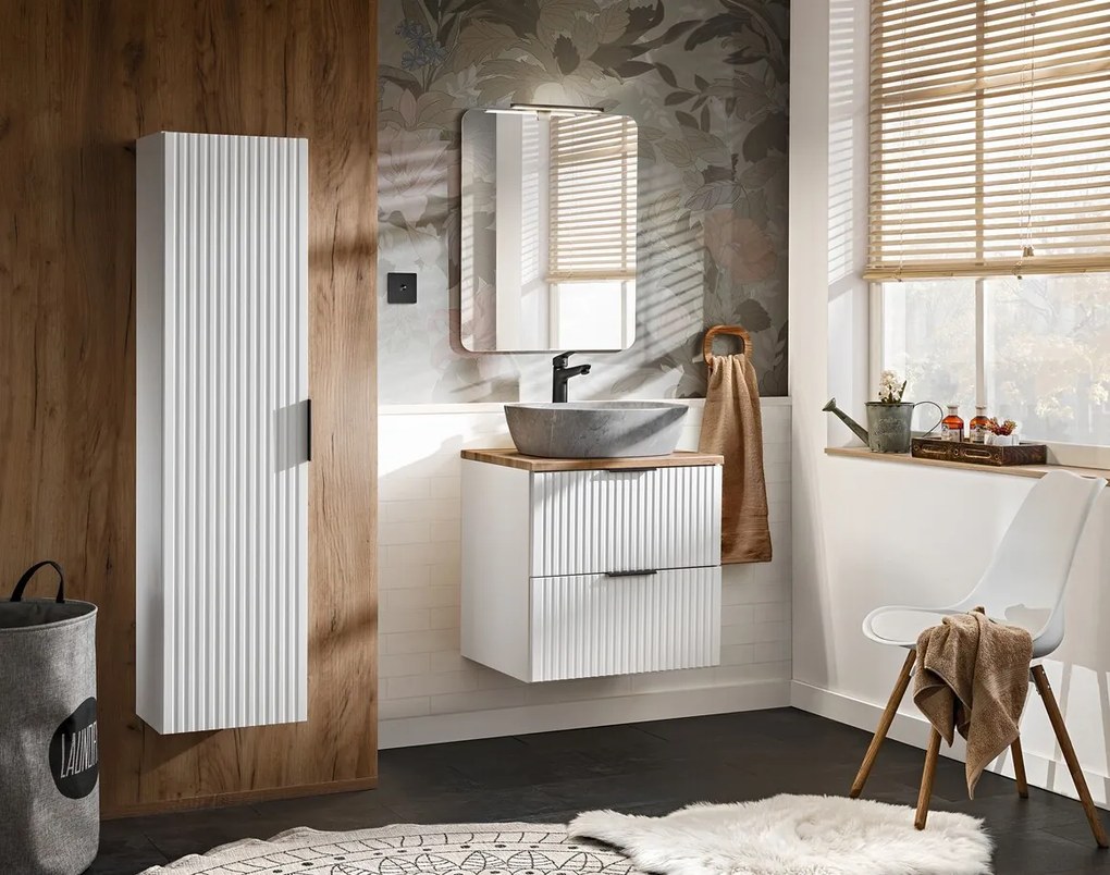 Kúpeľňová zostava Casad so skrinkami, umývadlom a zrkadlom 60 cm biela