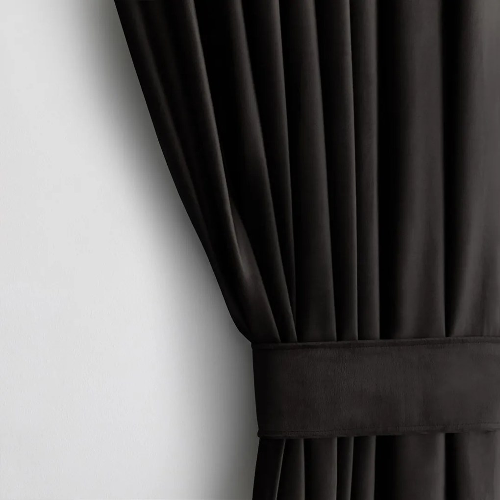 Záves Amelia Home Velvet s priechodkami čierny