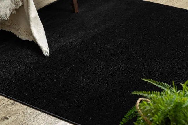Koberec ETON PLUS čierny