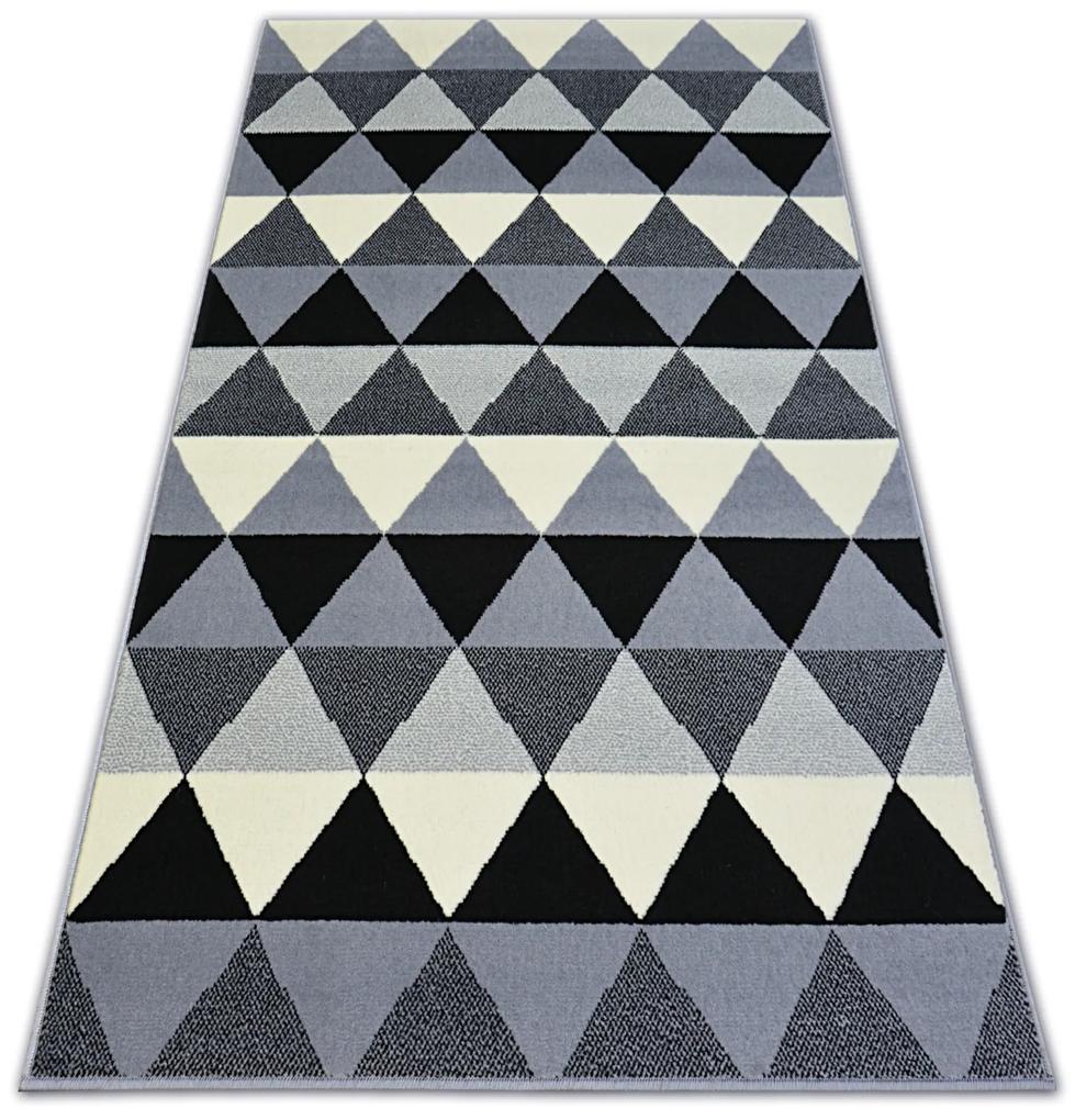 Koberec BCF BASE TRIANGLES 3813 Trojuholníkový vzor, čierno - sivý