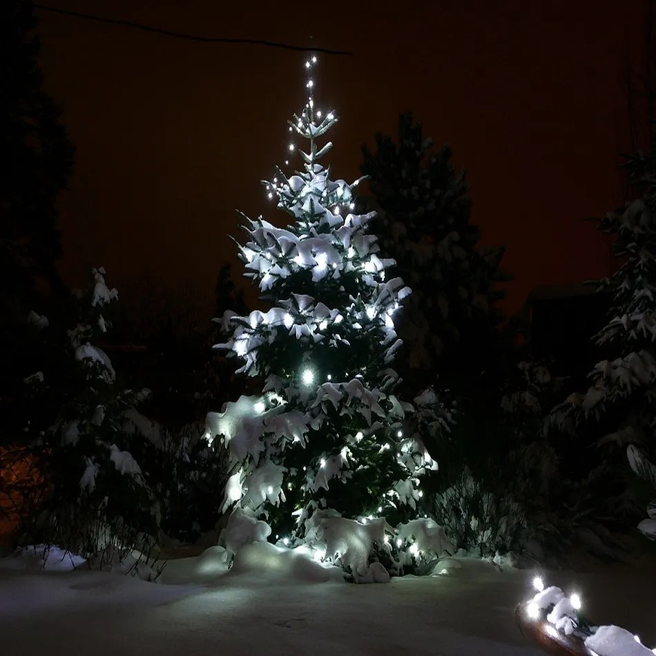 DECOLED LED světelný řetěz 100 m, ledově bílá, 600 diod, černý kabel IP67, Easy fix